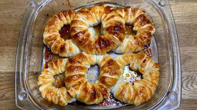 Donuts de hojaldre rellenos de manzana